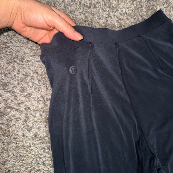 Elegant Black Women's Pants - Picture 11 of 14